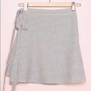 Brandy Melville Genevieve skirt